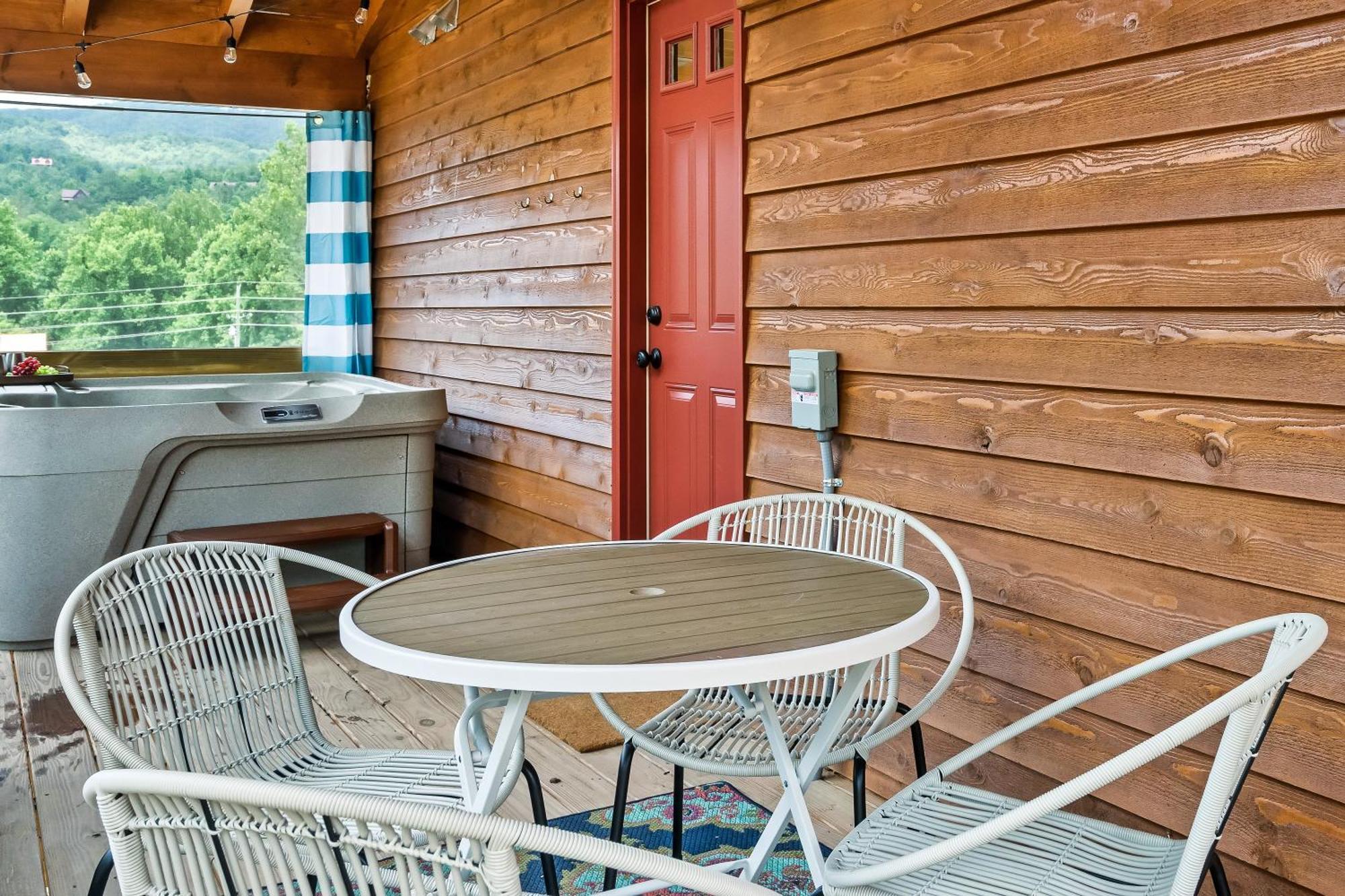 Smokiesboutiquecabins Would Love To Host You At Dolly'S Cute Cabin! 4 Suites With Private Bathrooms - Hot Tub, Fire Pit, Game Room, Resort Pool Open Memorial Day Through Labor Day! Gatlinburg Zewnętrze zdjęcie