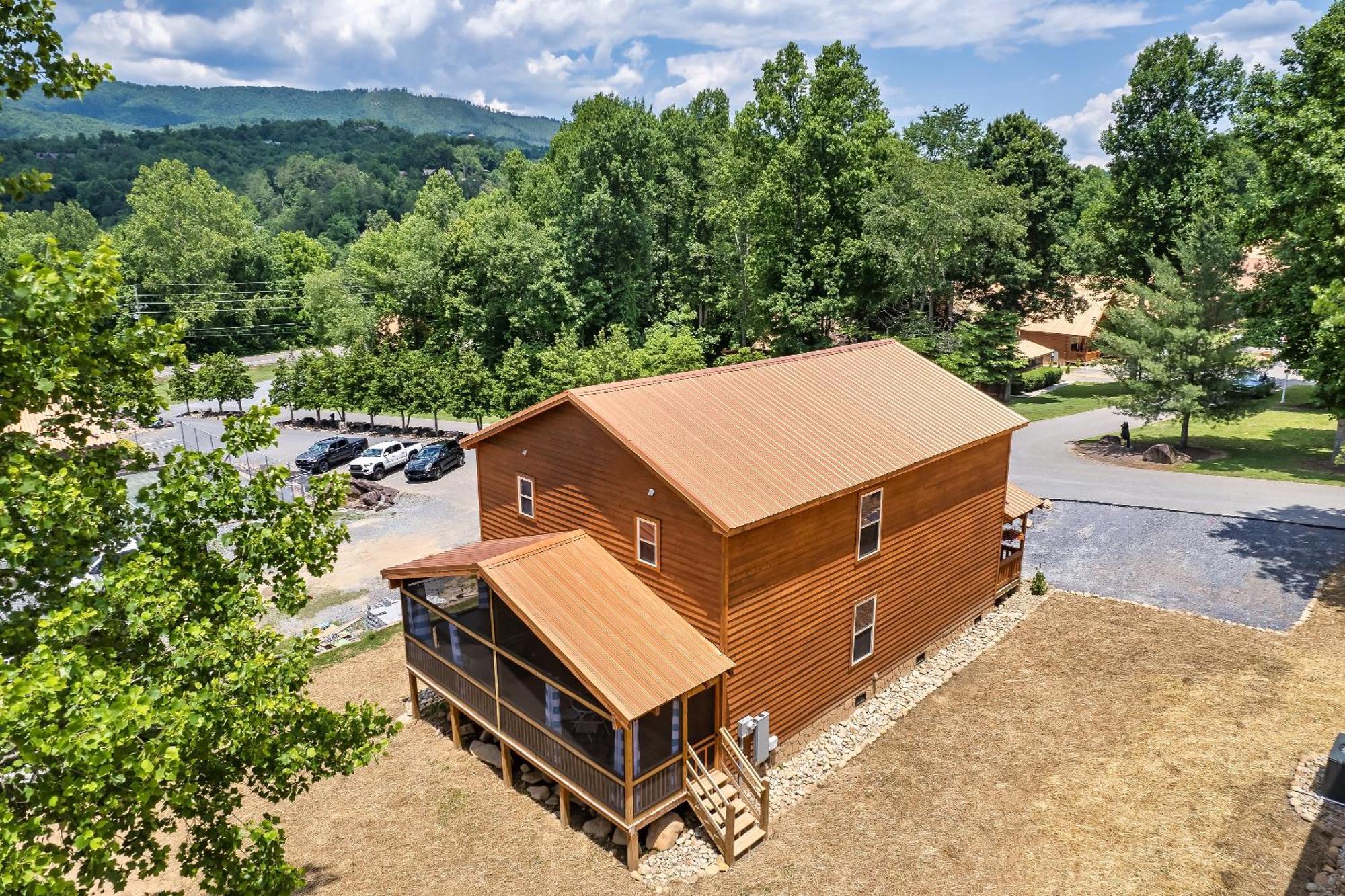 Smokiesboutiquecabins Would Love To Host You At Dolly'S Cute Cabin! 4 Suites With Private Bathrooms - Hot Tub, Fire Pit, Game Room, Resort Pool Open Memorial Day Through Labor Day! Gatlinburg Zewnętrze zdjęcie