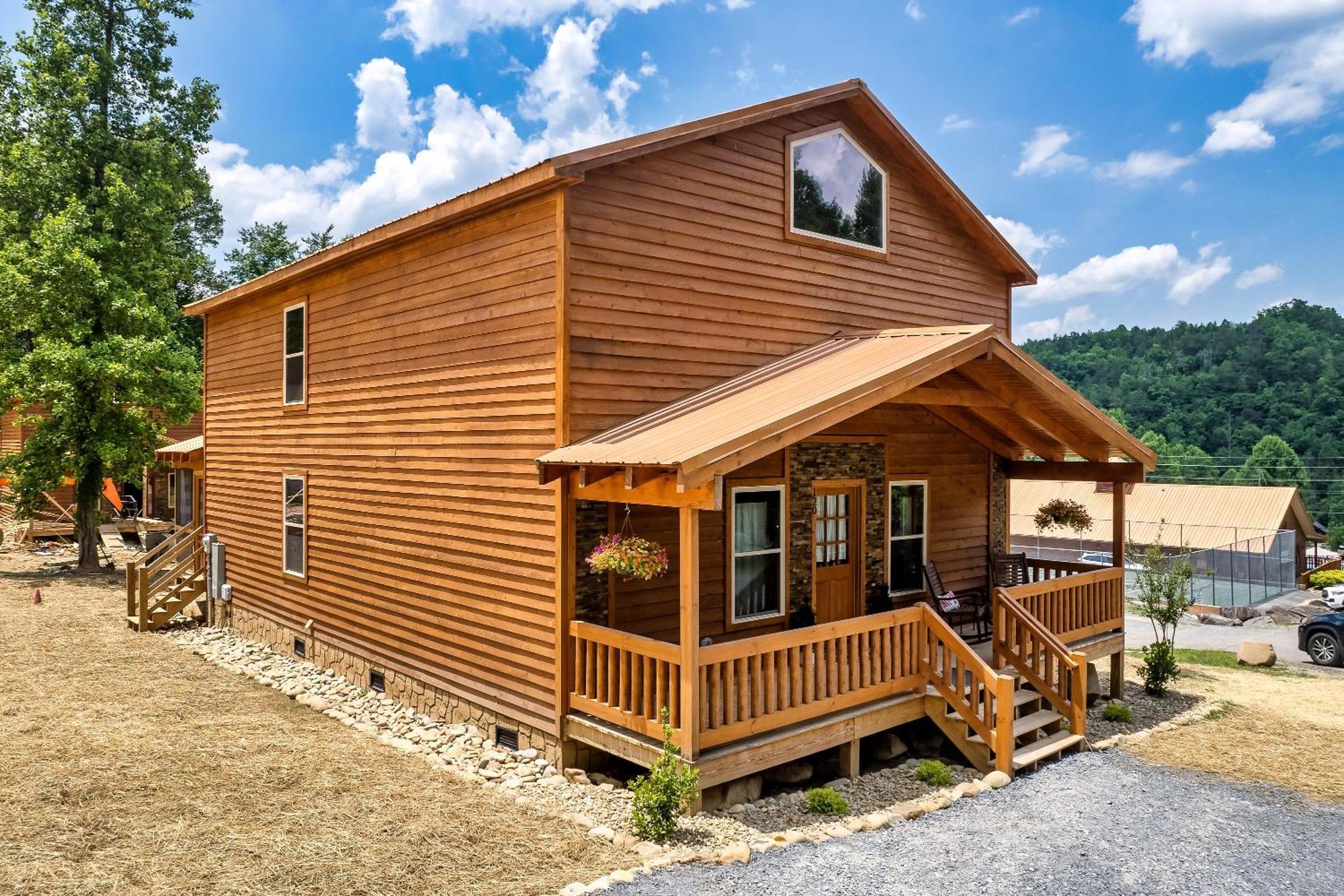Smokiesboutiquecabins Would Love To Host You At Dolly'S Cute Cabin! 4 Suites With Private Bathrooms - Hot Tub, Fire Pit, Game Room, Resort Pool Open Memorial Day Through Labor Day! Gatlinburg Zewnętrze zdjęcie