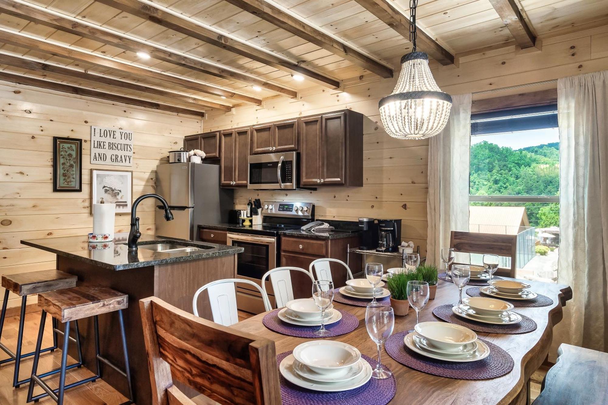 Smokiesboutiquecabins Would Love To Host You At Dolly'S Cute Cabin! 4 Suites With Private Bathrooms - Hot Tub, Fire Pit, Game Room, Resort Pool Open Memorial Day Through Labor Day! Gatlinburg Zewnętrze zdjęcie