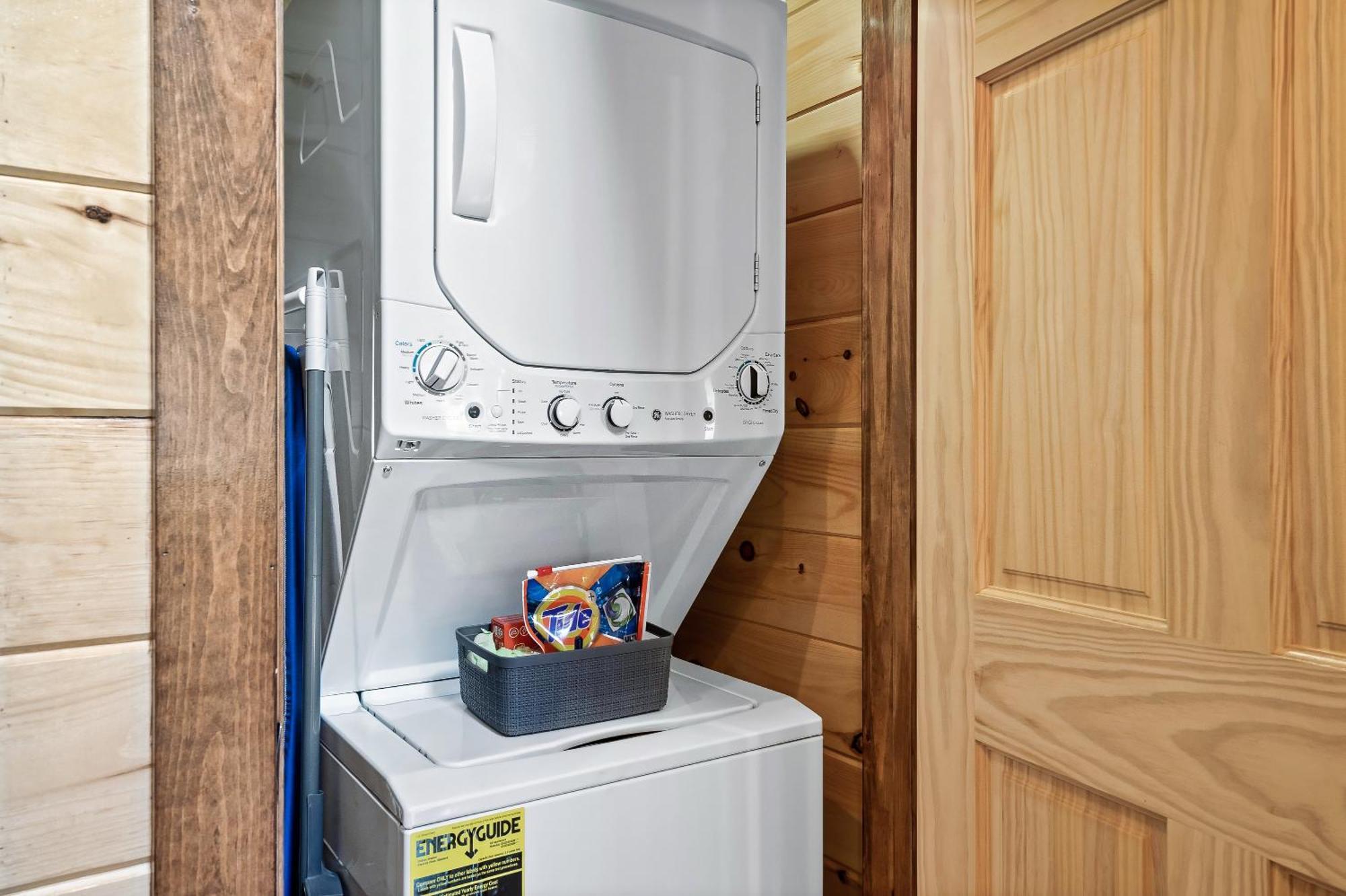 Smokiesboutiquecabins Would Love To Host You At Dolly'S Cute Cabin! 4 Suites With Private Bathrooms - Hot Tub, Fire Pit, Game Room, Resort Pool Open Memorial Day Through Labor Day! Gatlinburg Zewnętrze zdjęcie